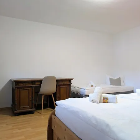 Apartment Kadenbach شقة
